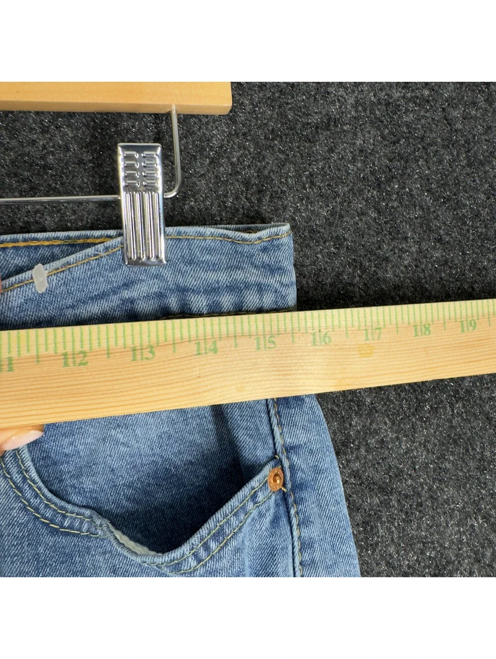 Levi's Jeans Men 32*29 Blue Denim Medium Wash Mid Rise Straight 550 Pockets